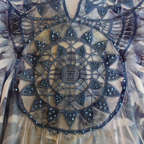 World Unity Women's OX (14-16) blue Tye-Dye Rhinestones Intricate Lace Top - Picture 2 of 9